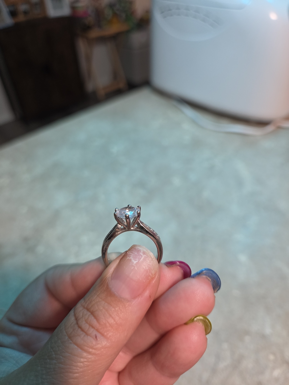 Classic Solitaire Round-Cut Moissanite Engagement Ring in Silver. Size 6